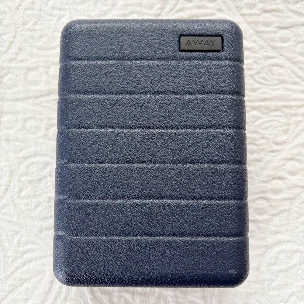Away x United Airlines Polaris‎ Mini Hardshell Cosmetic Case
